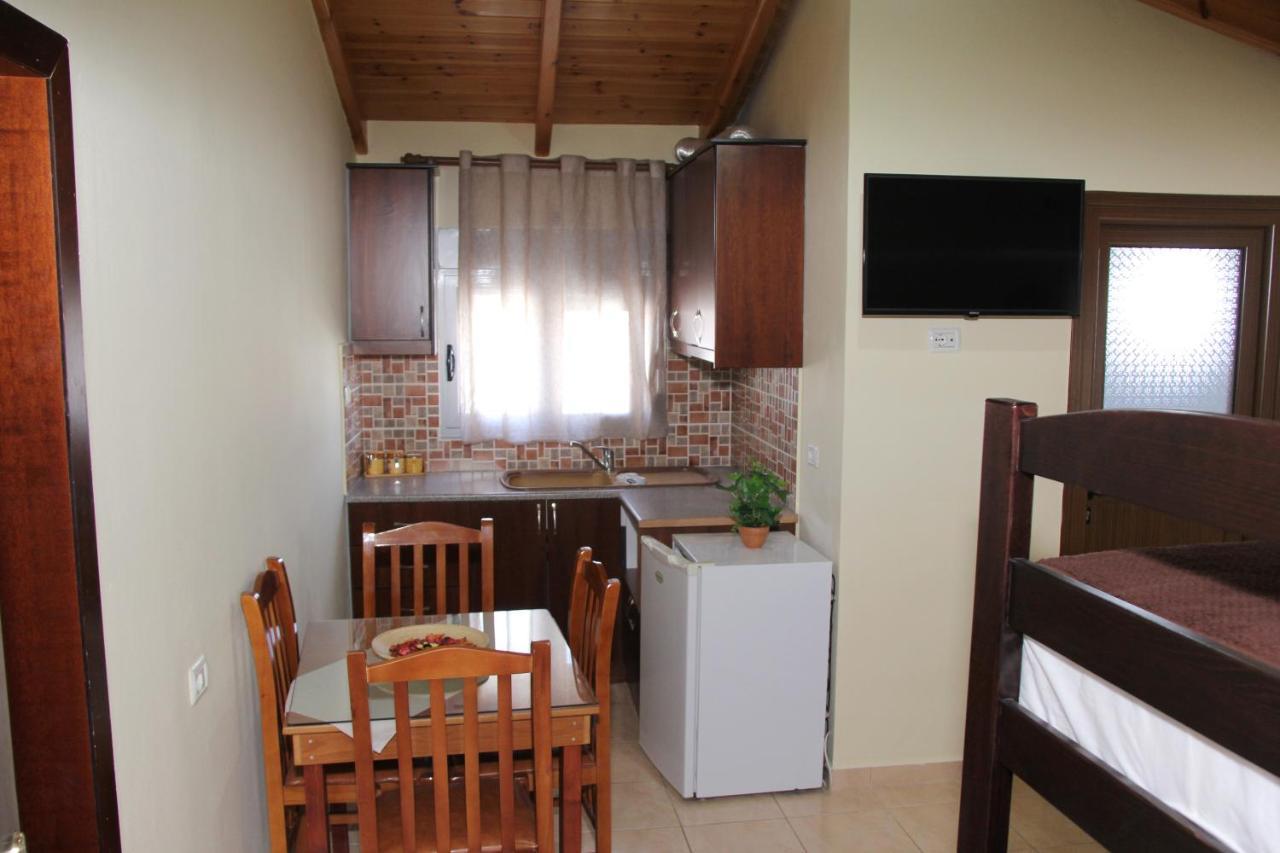 Hotel Ronaldo Ksamil Esterno foto