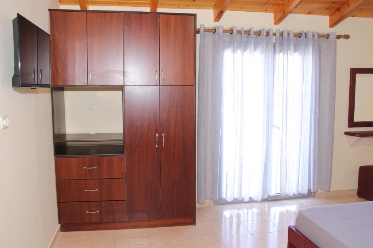 Hotel Ronaldo Ksamil Esterno foto