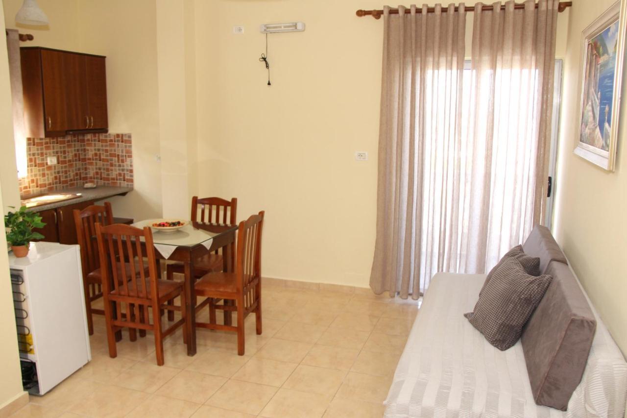 Hotel Ronaldo Ksamil Esterno foto